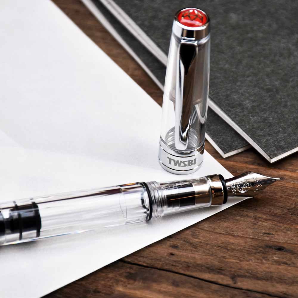 Styloplume à piston TWSBI Diamond 580AL SILVER