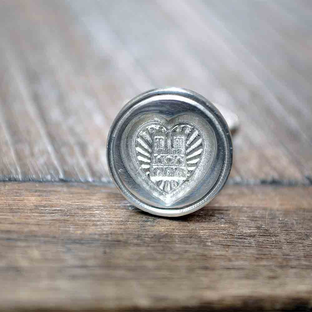 Notre Dame symbol wax seal stamp Souvenirs of Paris L'Ecritoire