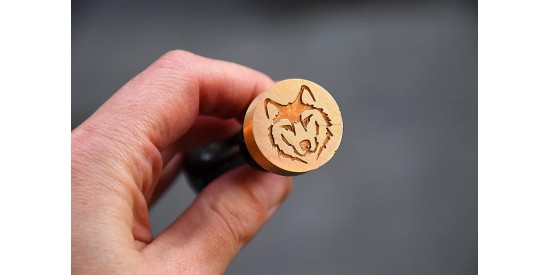 How to make a personalized seal from a logo?
